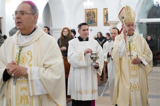 Uočnica svetkovine Sveta tri kralja i blagoslov vode u varaždinskoj katedrali